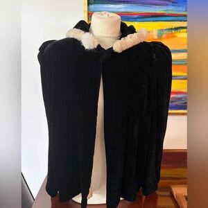 Vintage Black Velvet Fur Trimmed Hooded Opera Cape Coat Large Covered Button WOW